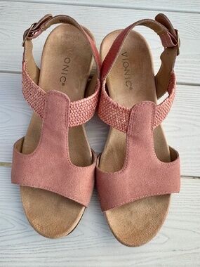 Vionic Kaytie Wedge Sandal, Size 7.5